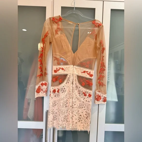 For Love & Lemons - Size Medium - Worn Once for photoshoot only - Mini dress - Picture 3 of 3